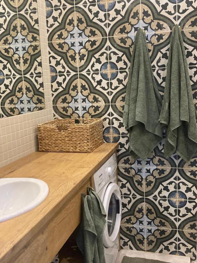 Luci Juras Apartamenti 2 Roja Kültér fotó